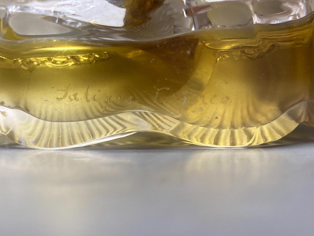 A Lalique Deux Fleurs scent bottle